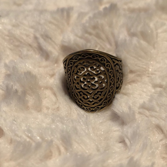 Ring - Picture 3 of 3